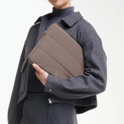 LAPTOP SLEEVE BUFFER BLACK OYSTER